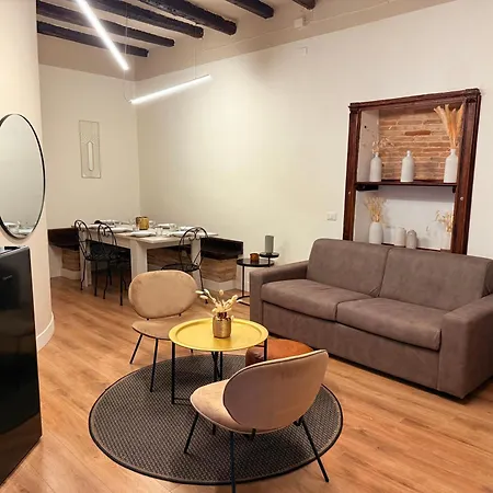 Luxury 5br , 4ba Penthouse In The Center