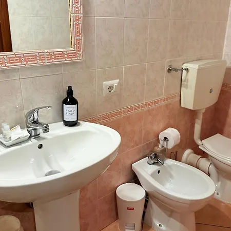 Luxury 5br , 4ba Penthouse In The Center Apartment *